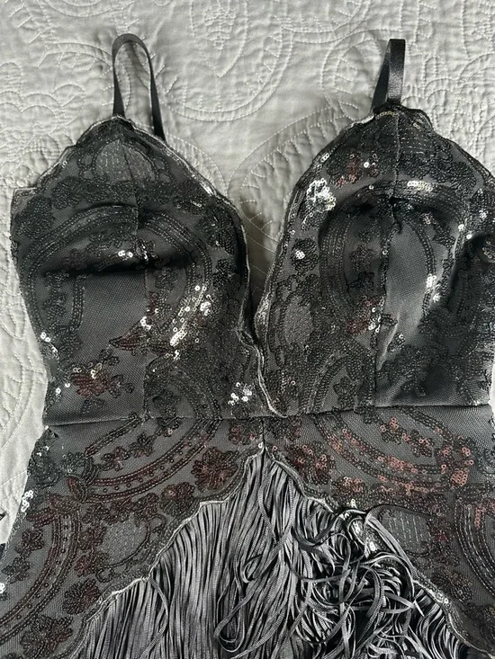Windsor Women’s Black Sequin and Fringe Romper NWT Size M - Picture 9 of 14